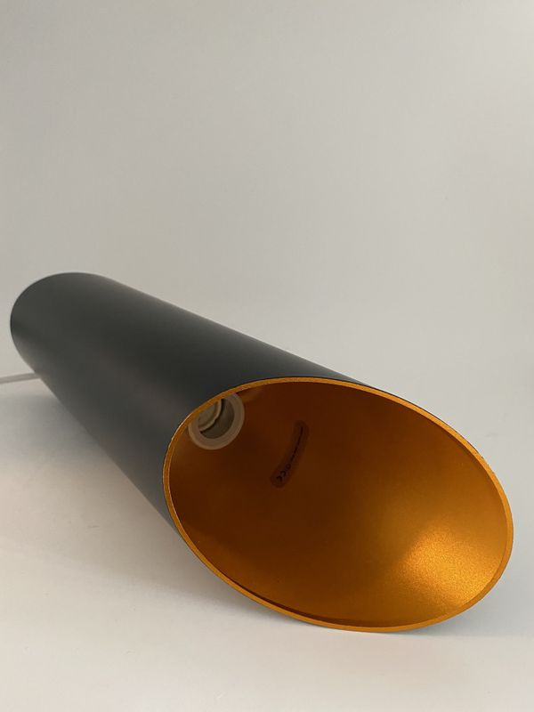 Elegant sylinderformet vegglampe 