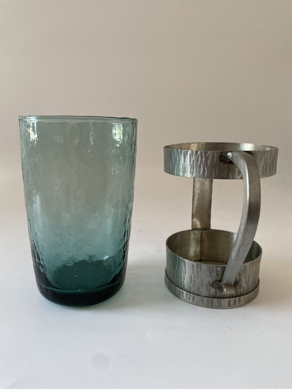 Norske tinnkrus med glassinnsats 