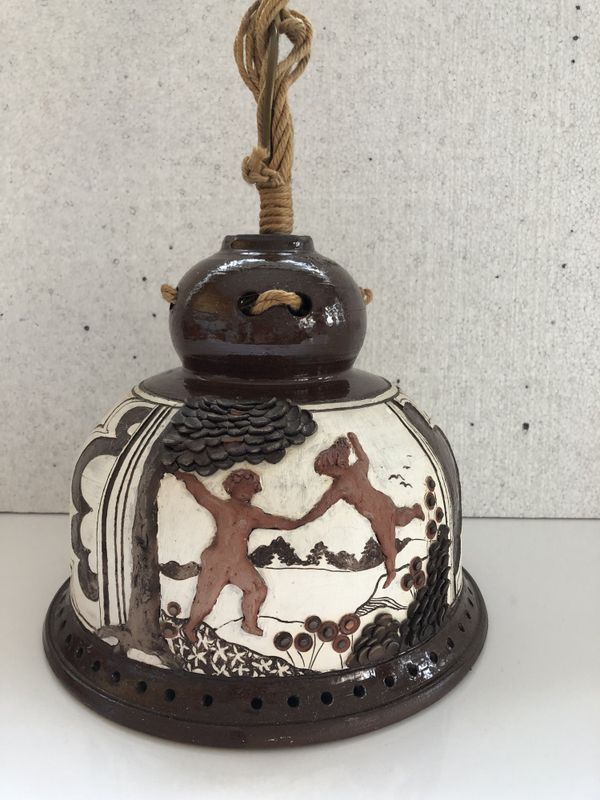 Taklampe i keramikk