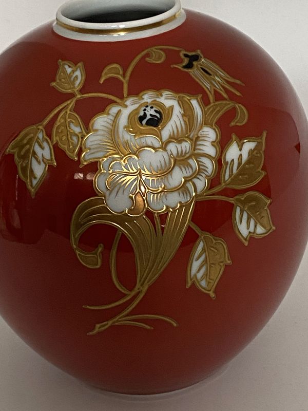 Vintage Wallendorf vase 