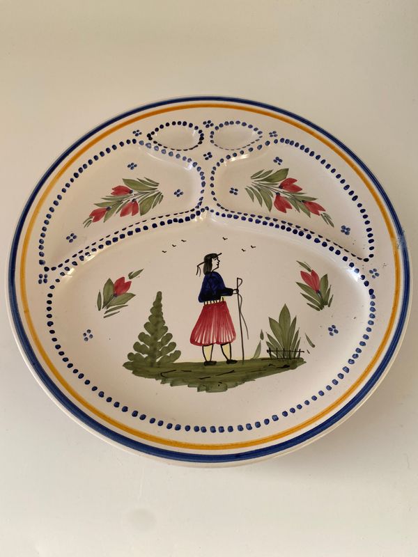 Tallerkener  Quimper, Frankrike