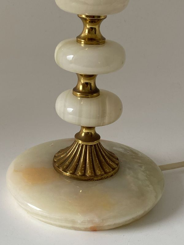 Stilig lampe i onyx og messing 