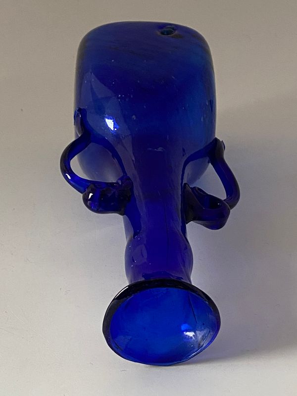 Koboltblå kunstglass i romersk stil 