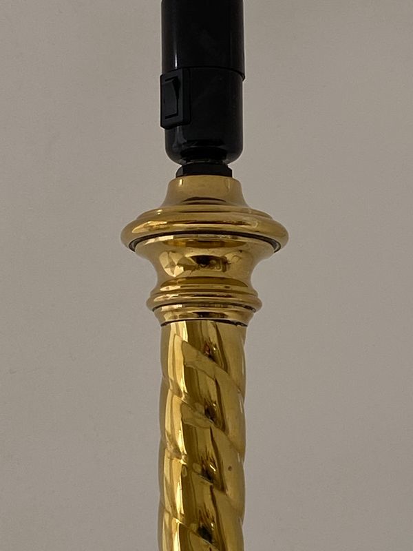 Antikk bordlampe  i messing