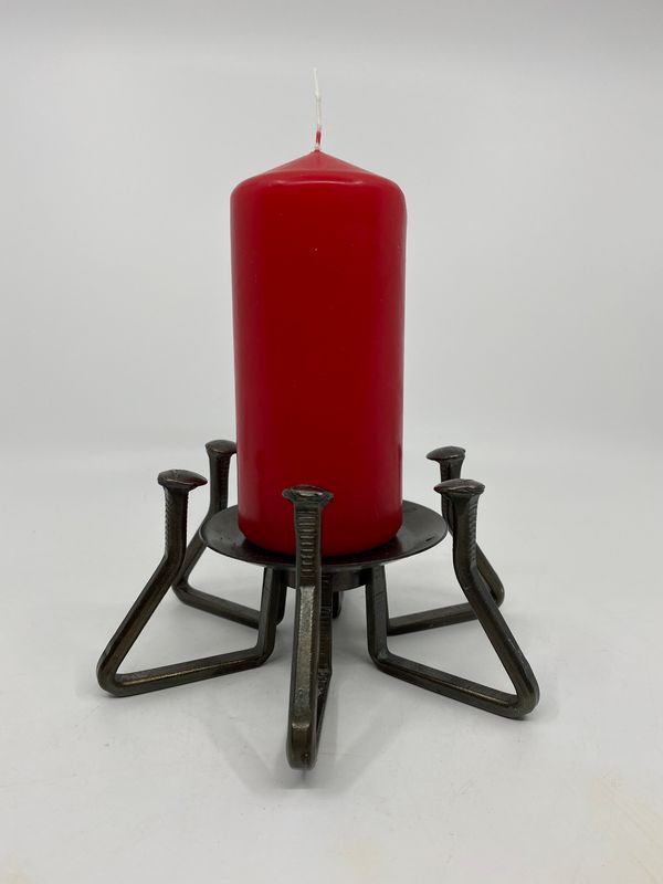 Røff vintage lysestake av smidd spiker  